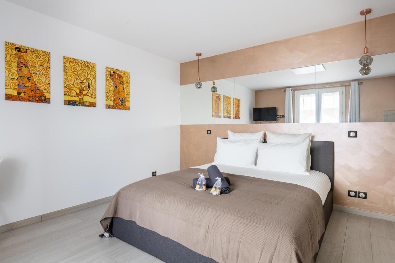 Double 6 Persons Near - Fairytale Factory * Bussy-Saint-Georges
