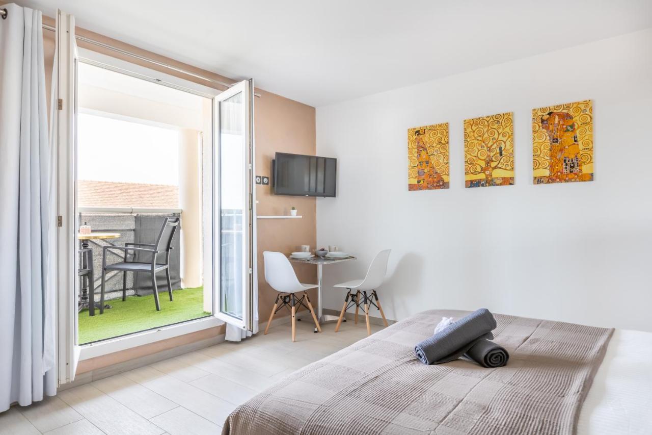 Apartment Double 6 Persons Near - Fairytale Factory *