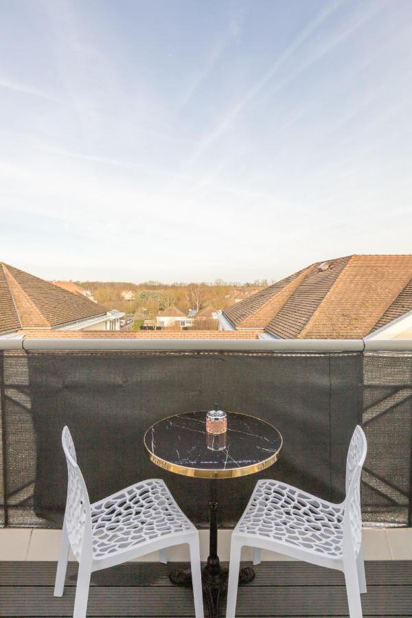 Double 6 Persons Near - Fairytale Factory Apartment