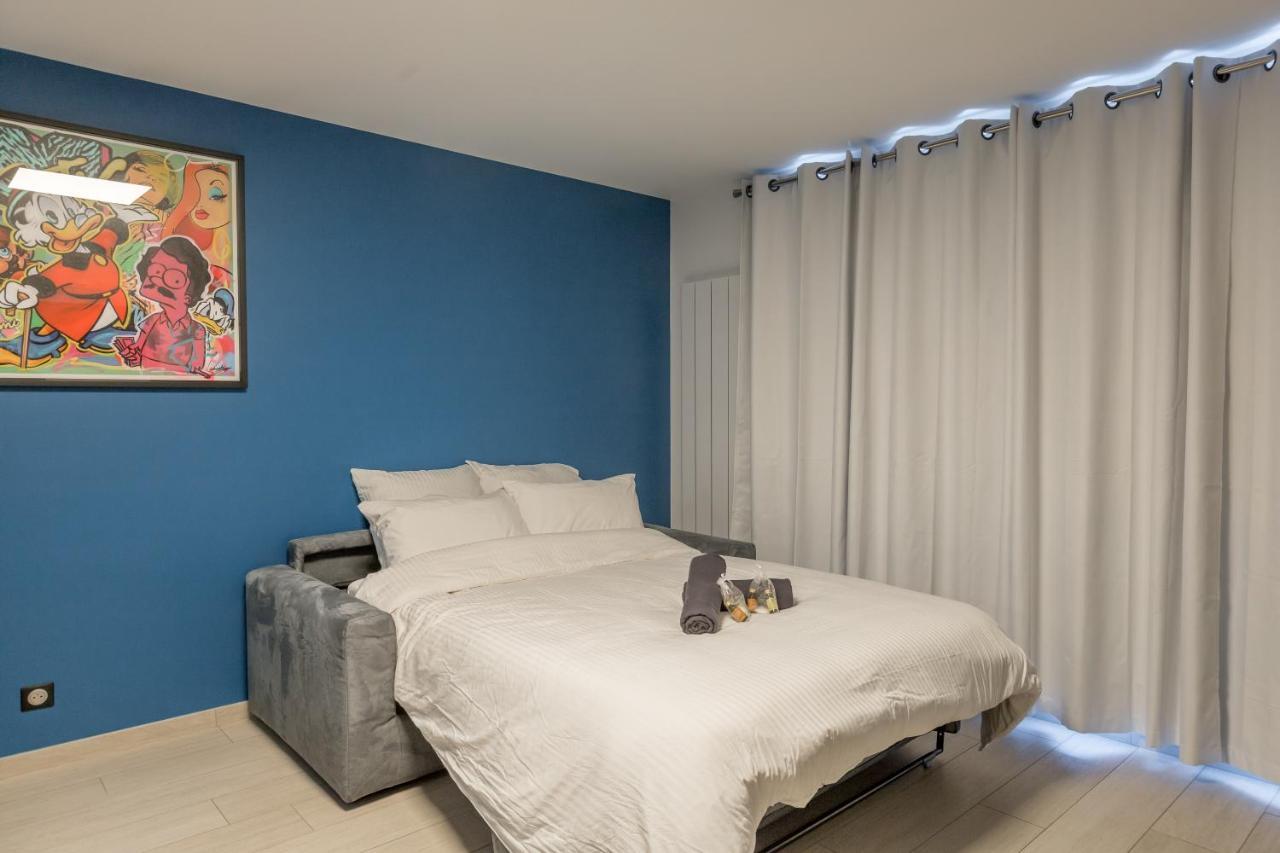 Double 6 Persons Near - Fairytale Factory Apartment