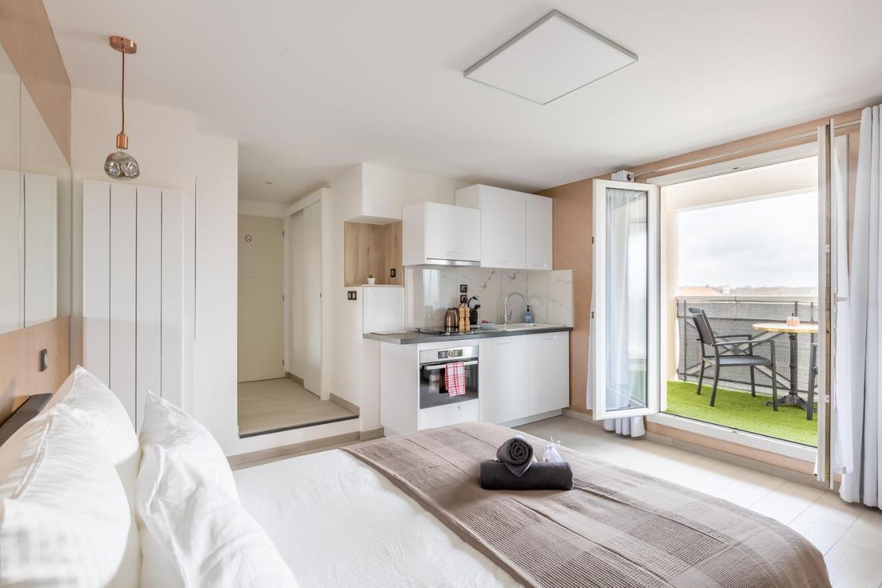 Double 6 Persons Near - Fairytale Factory Bussy-Saint-Georges