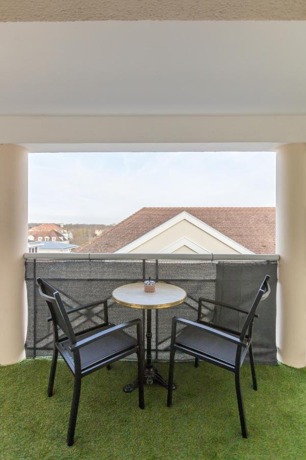 Double 6 Persons Near - Fairytale Factory Apartment Bussy-Saint-Georges
