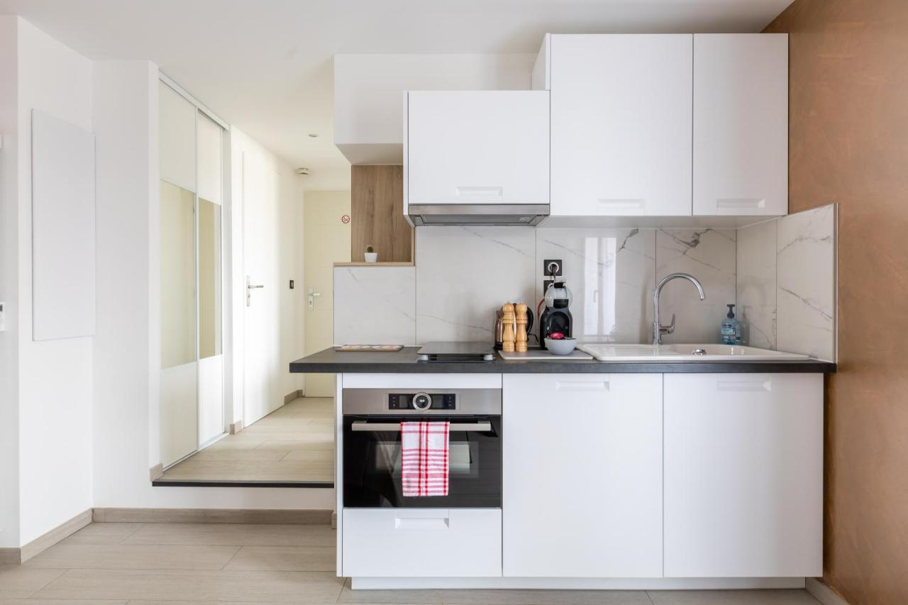 Double 6 Persons Near - Fairytale Factory Apartment